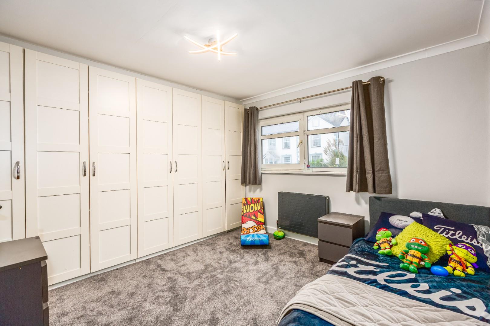 Slade Road, Newton, Swansea, SA3 4UE